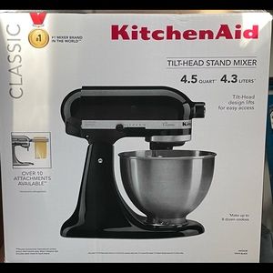 Classic Kitchen-Aid Tilt head stand up mixer
